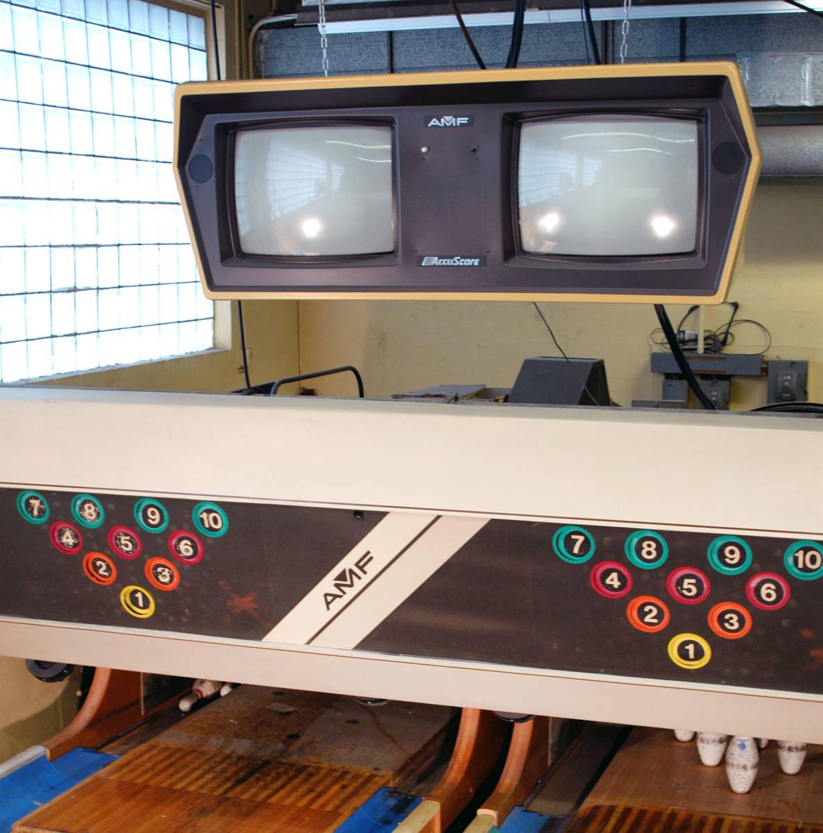 AMF AccuScore overhead CRT scoring monitors